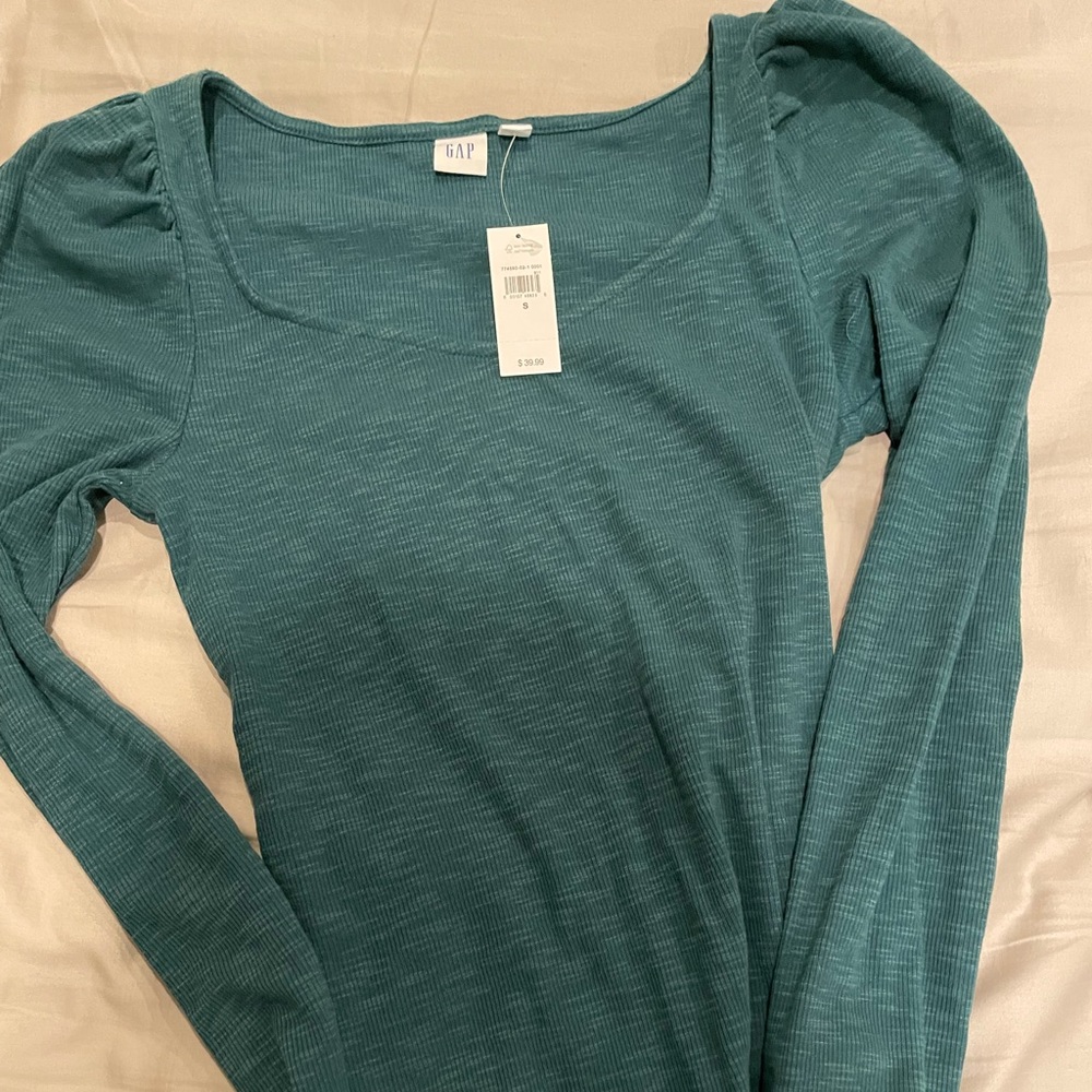 Gap long sleeve